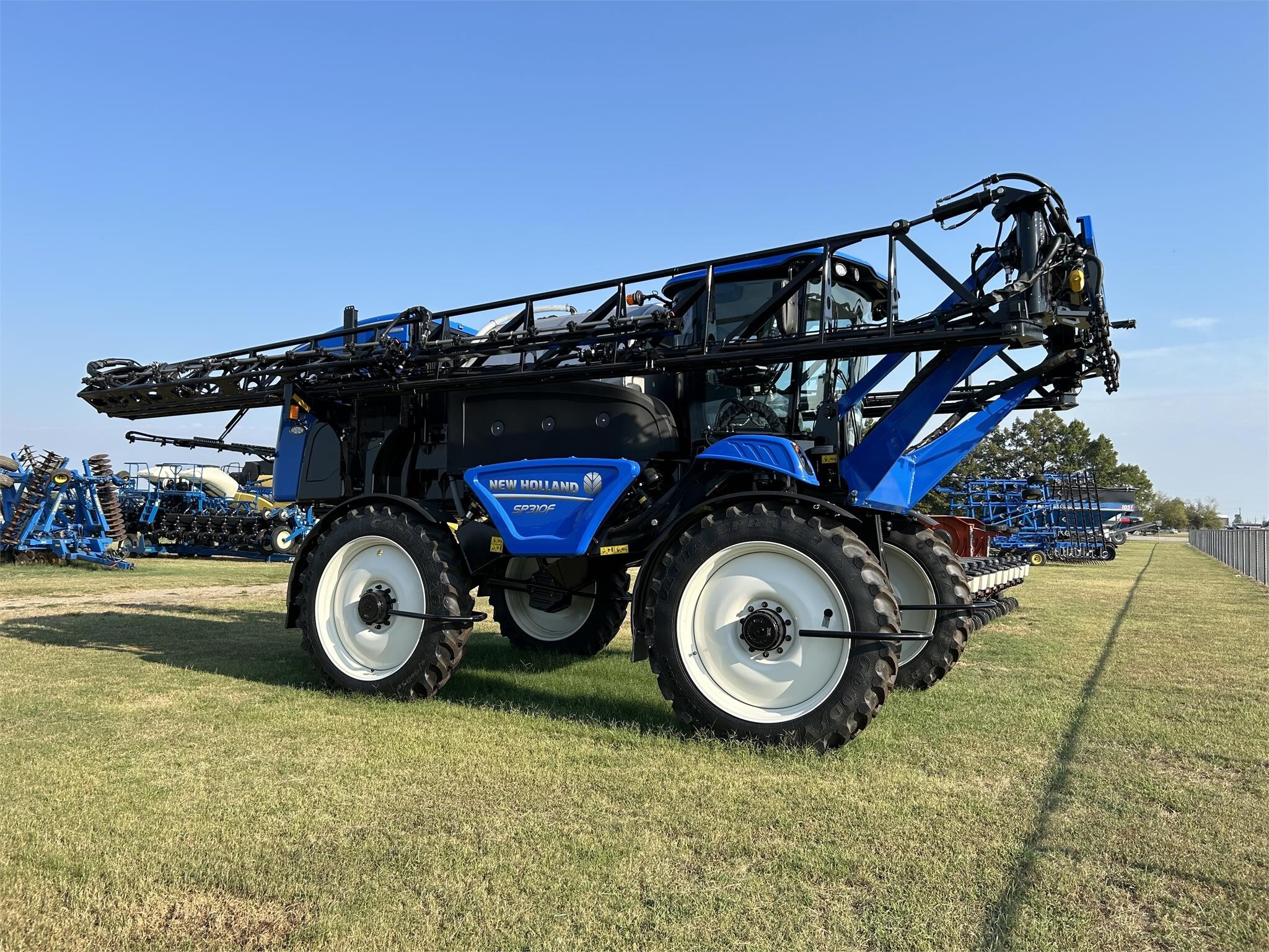 2024 New Holland SP310F Self-Propelled Sprayer