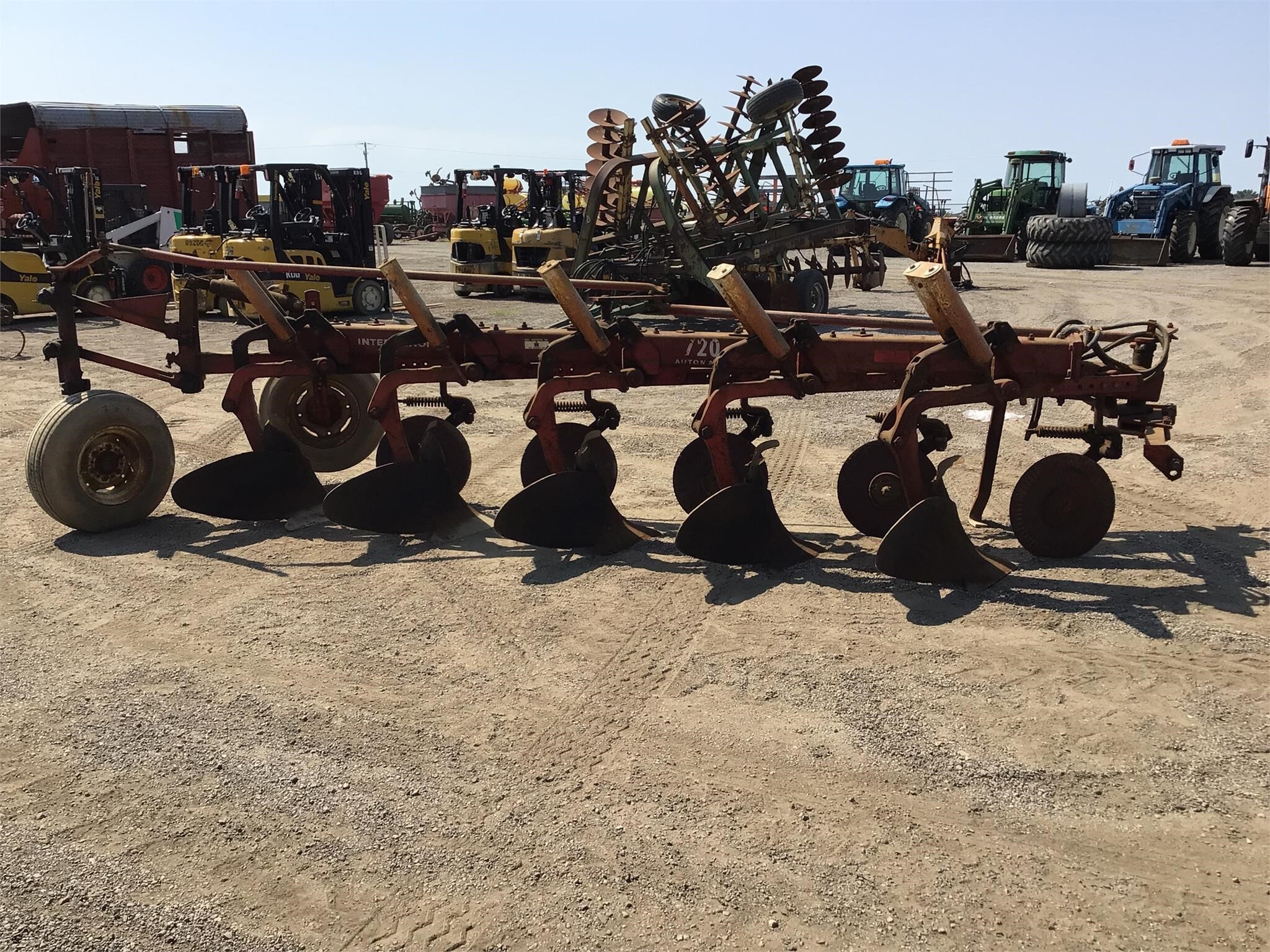  International Harvester 720 Plow