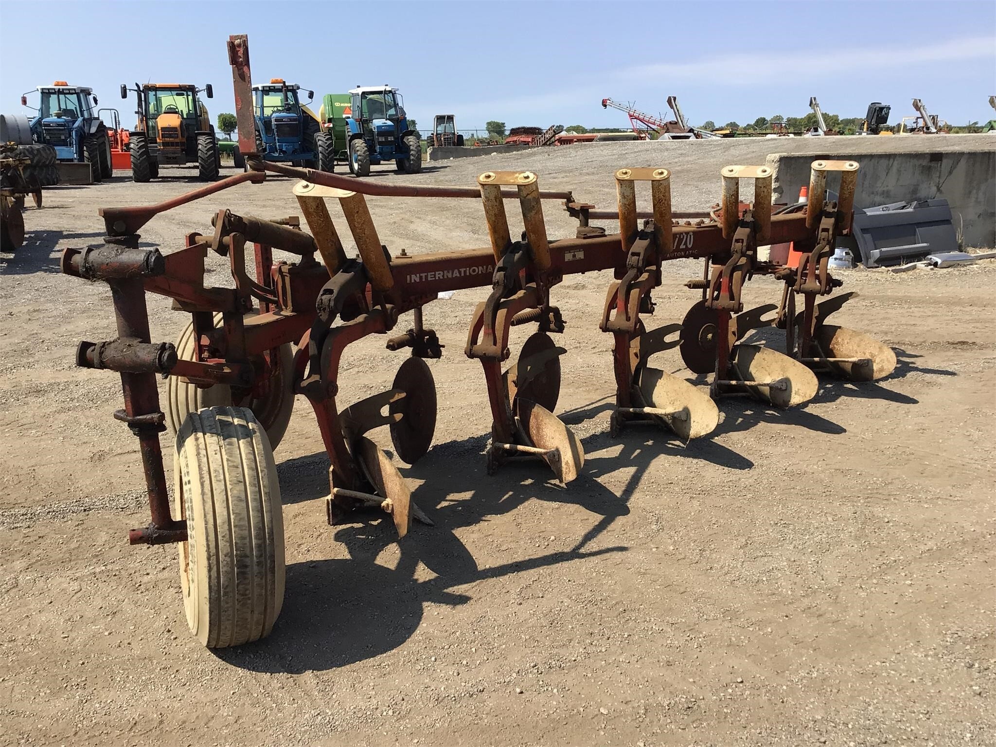  International Harvester 720 Plow