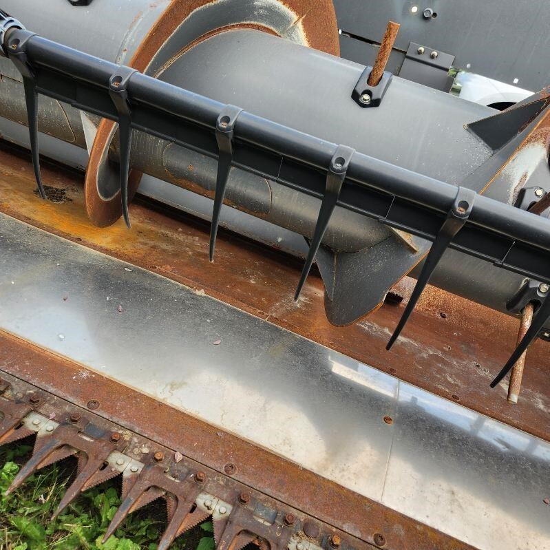 2010 Gleaner 8200 Platform