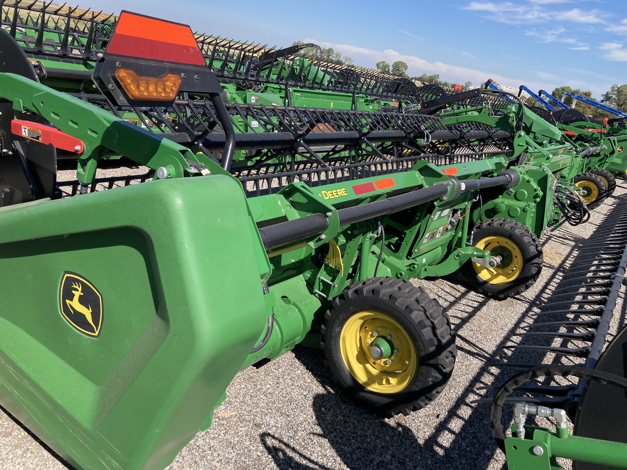 2023 John Deere HD40F Platform