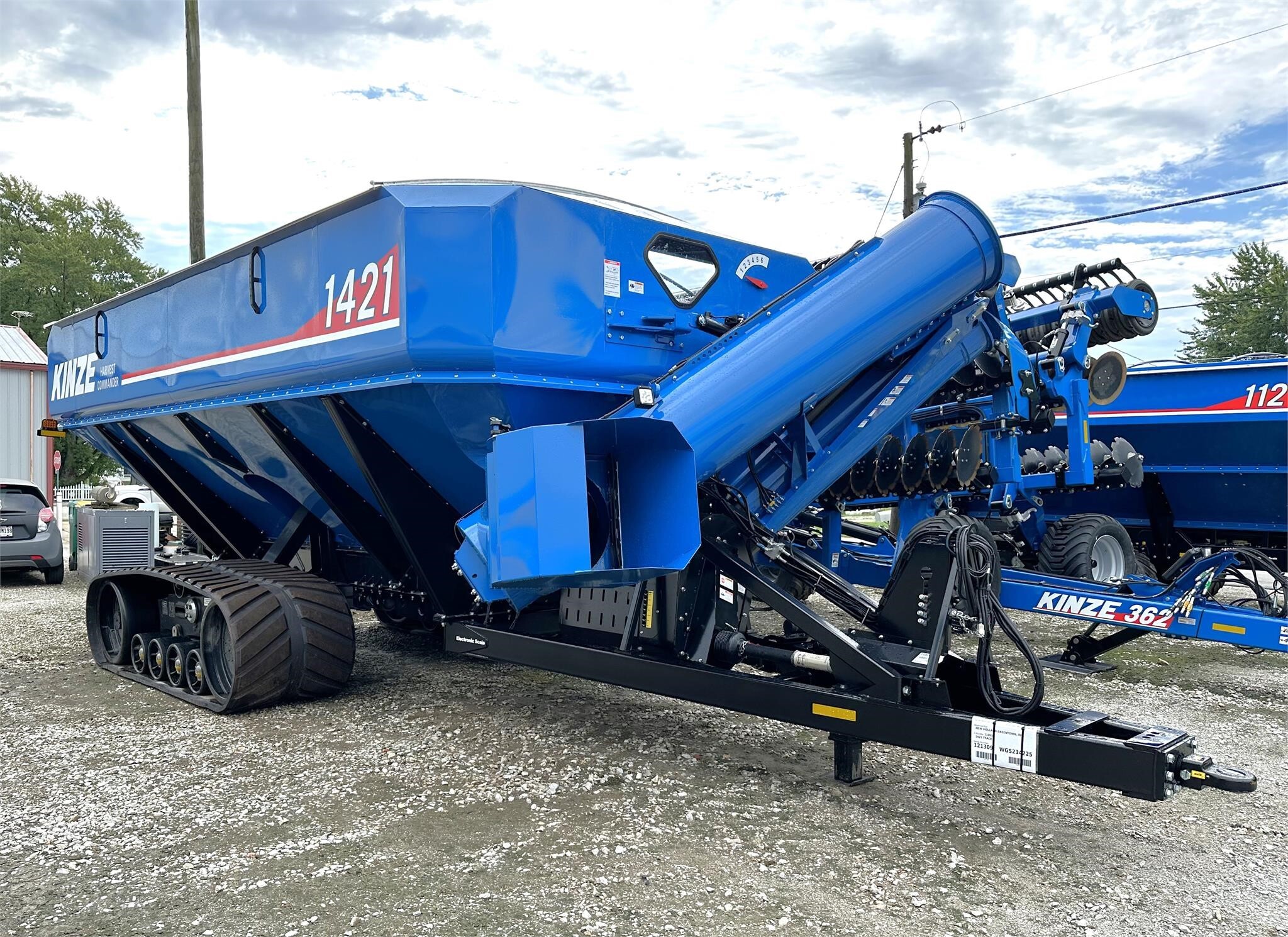 2024 Kinze 1421 Grain Cart
