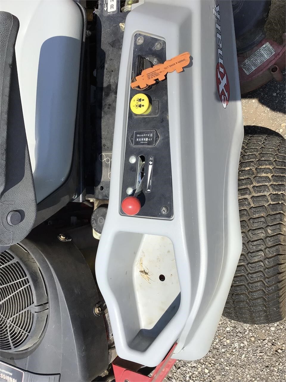  Exmark QST22BE482 Lawn Mower