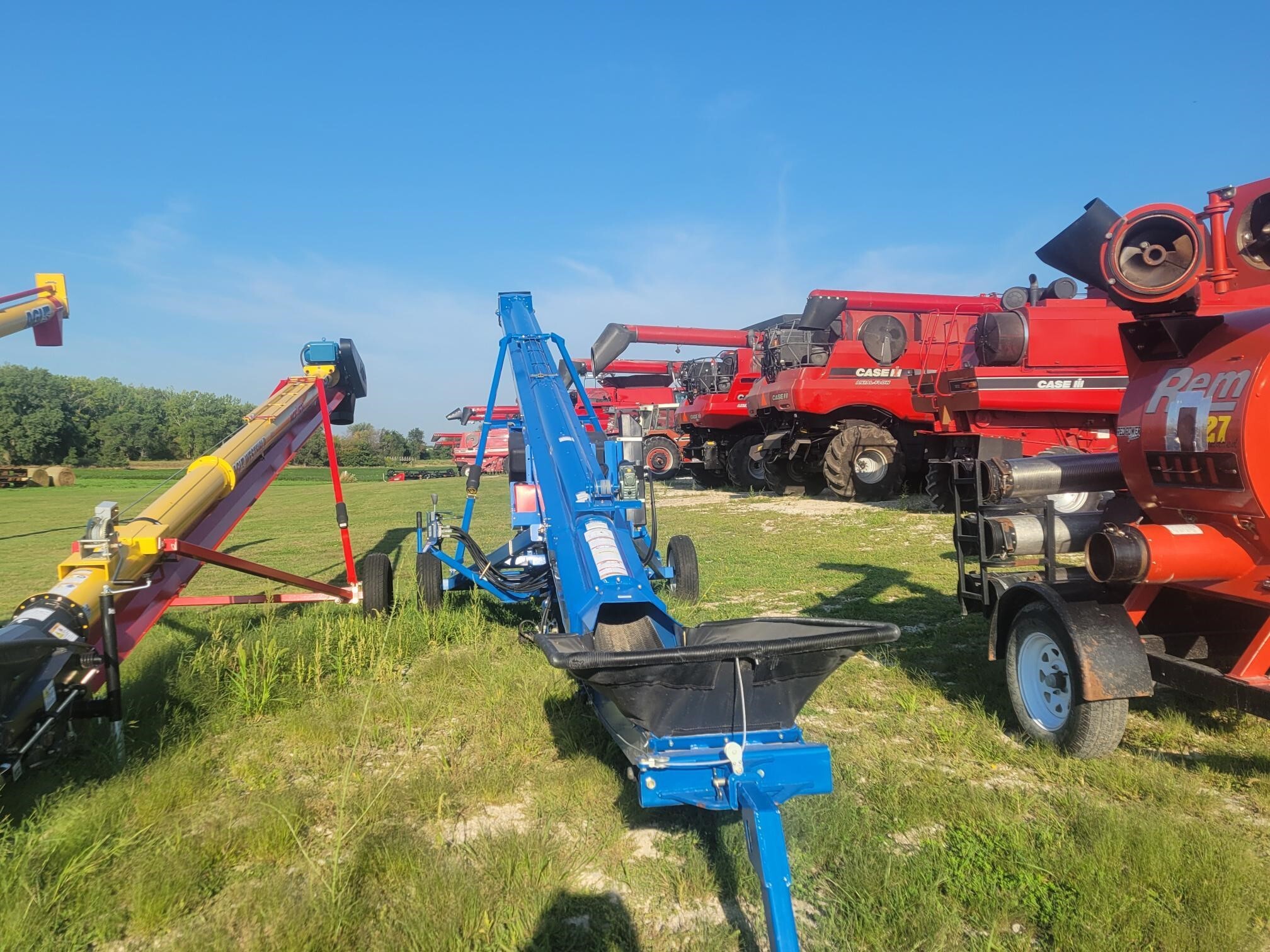 2021 Brandt 1547LP+ Augers and Conveyor