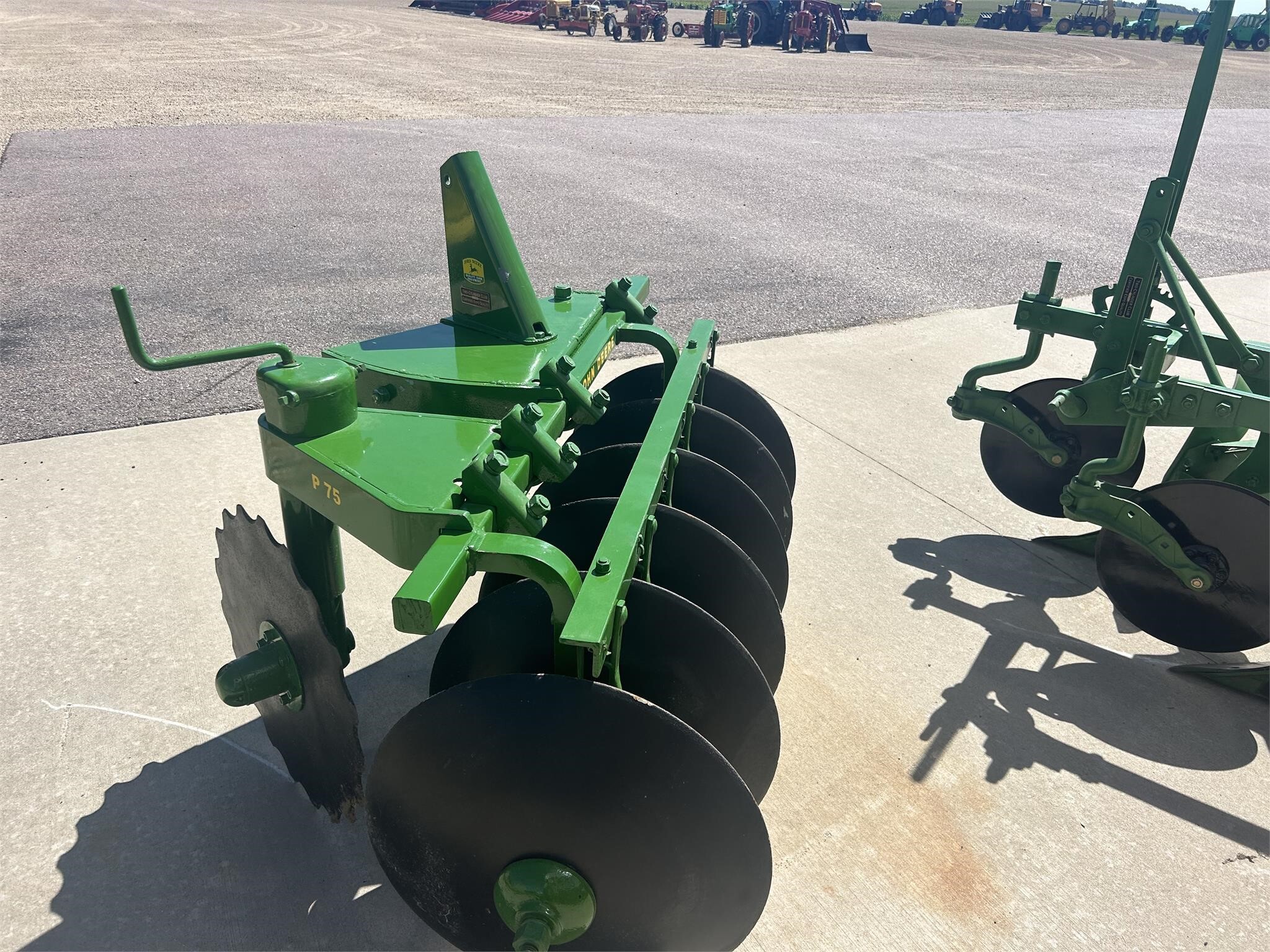 John Deere P75 Disk - $1,800 | Machinery Pete