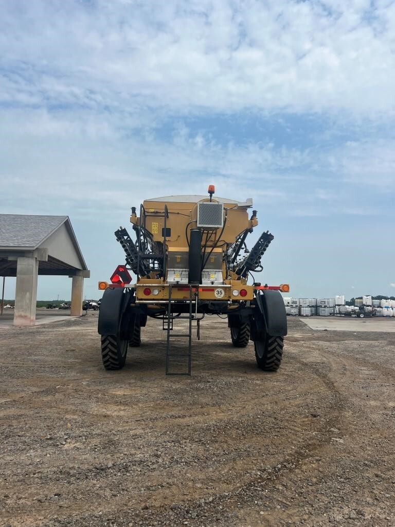 2021 ROGATOR RG1300C Self-Propelled Sprayer