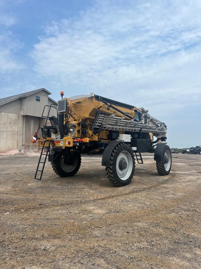 2021 ROGATOR RG1300C Self-Propelled Sprayer
