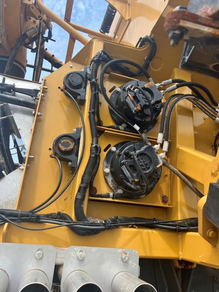 2021 ROGATOR RG1300C Self-Propelled Sprayer