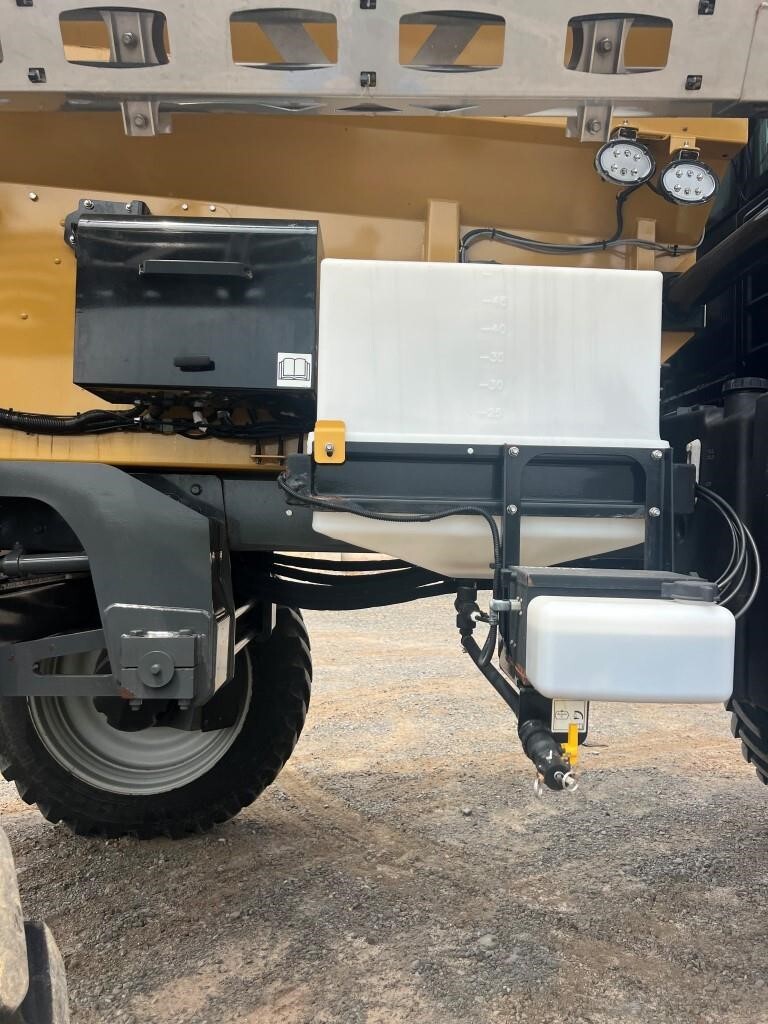 2021 ROGATOR RG1300C Self-Propelled Sprayer