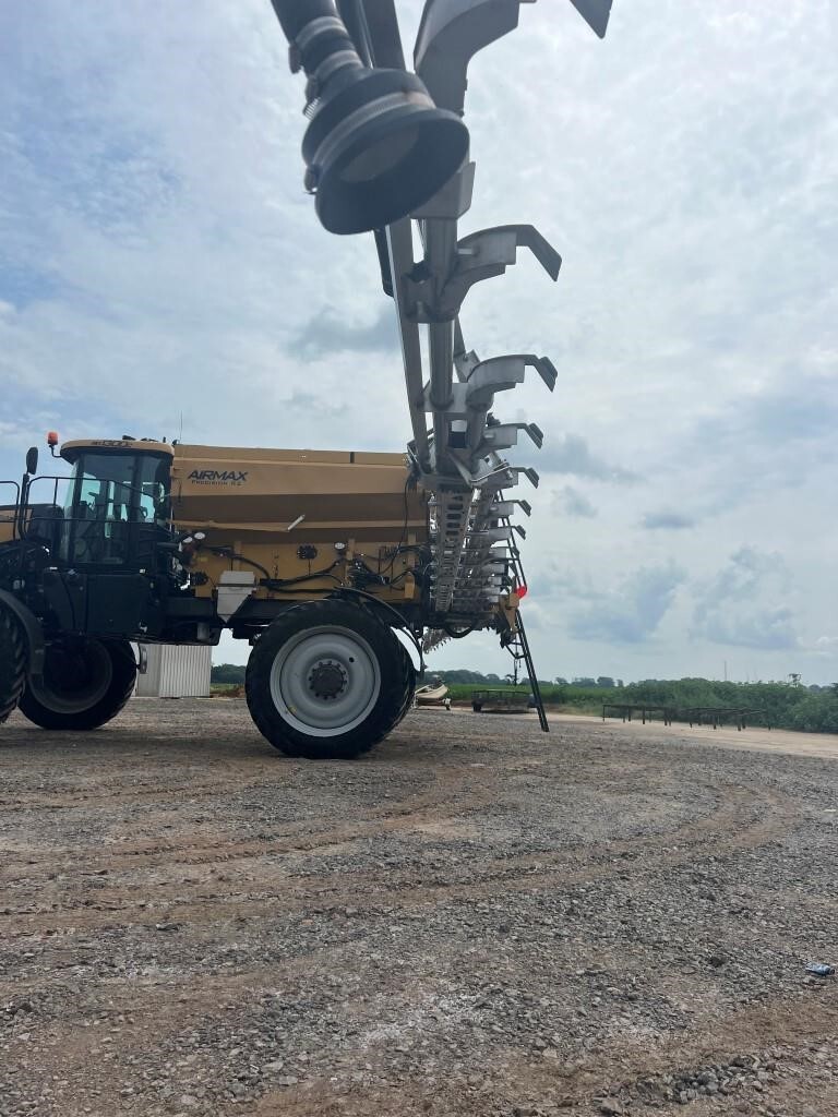 2021 ROGATOR RG1300C Self-Propelled Sprayer