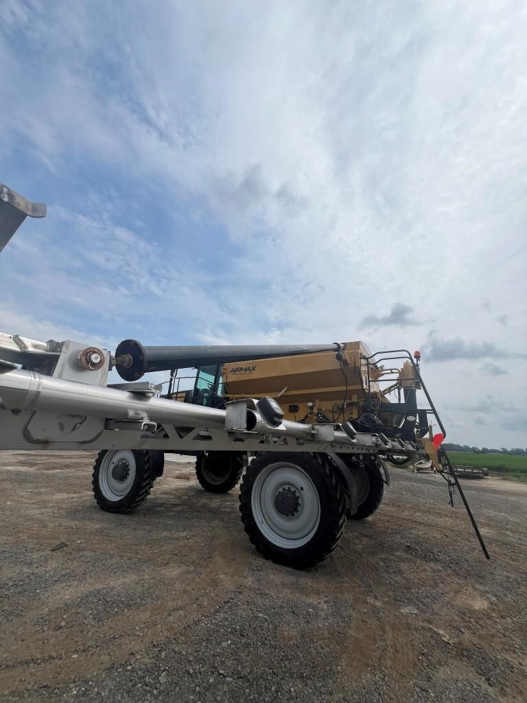2021 ROGATOR RG1300C Self-Propelled Sprayer