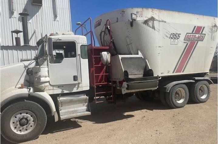 2022 Roto Mix 1355 Grinders and Mixer