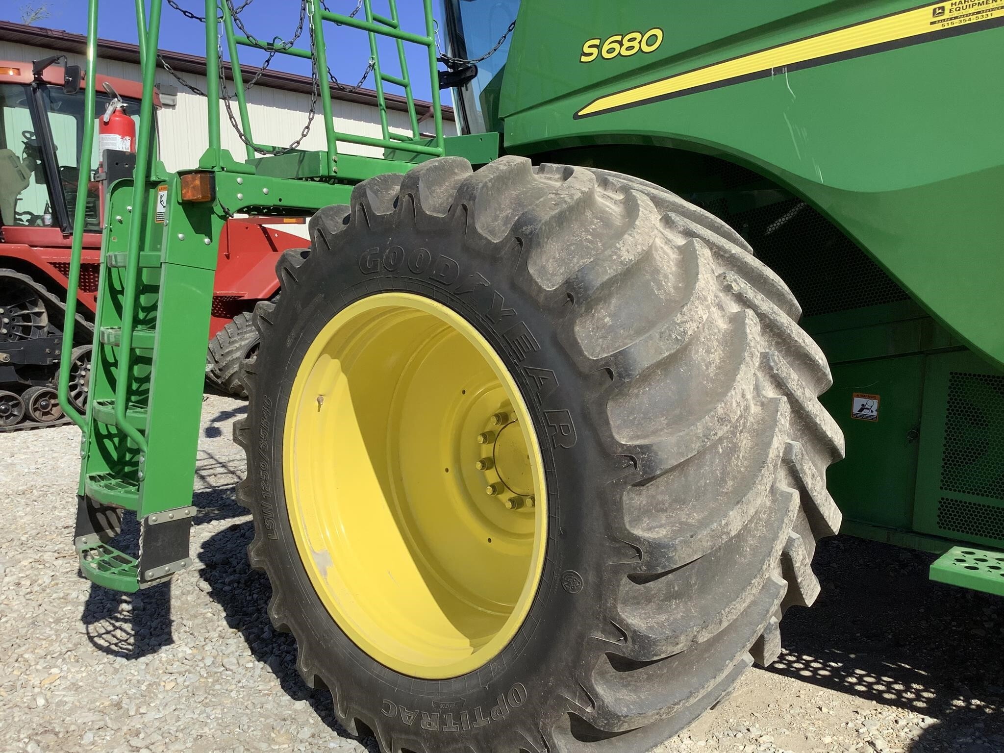2012 John Deere S680 Combine