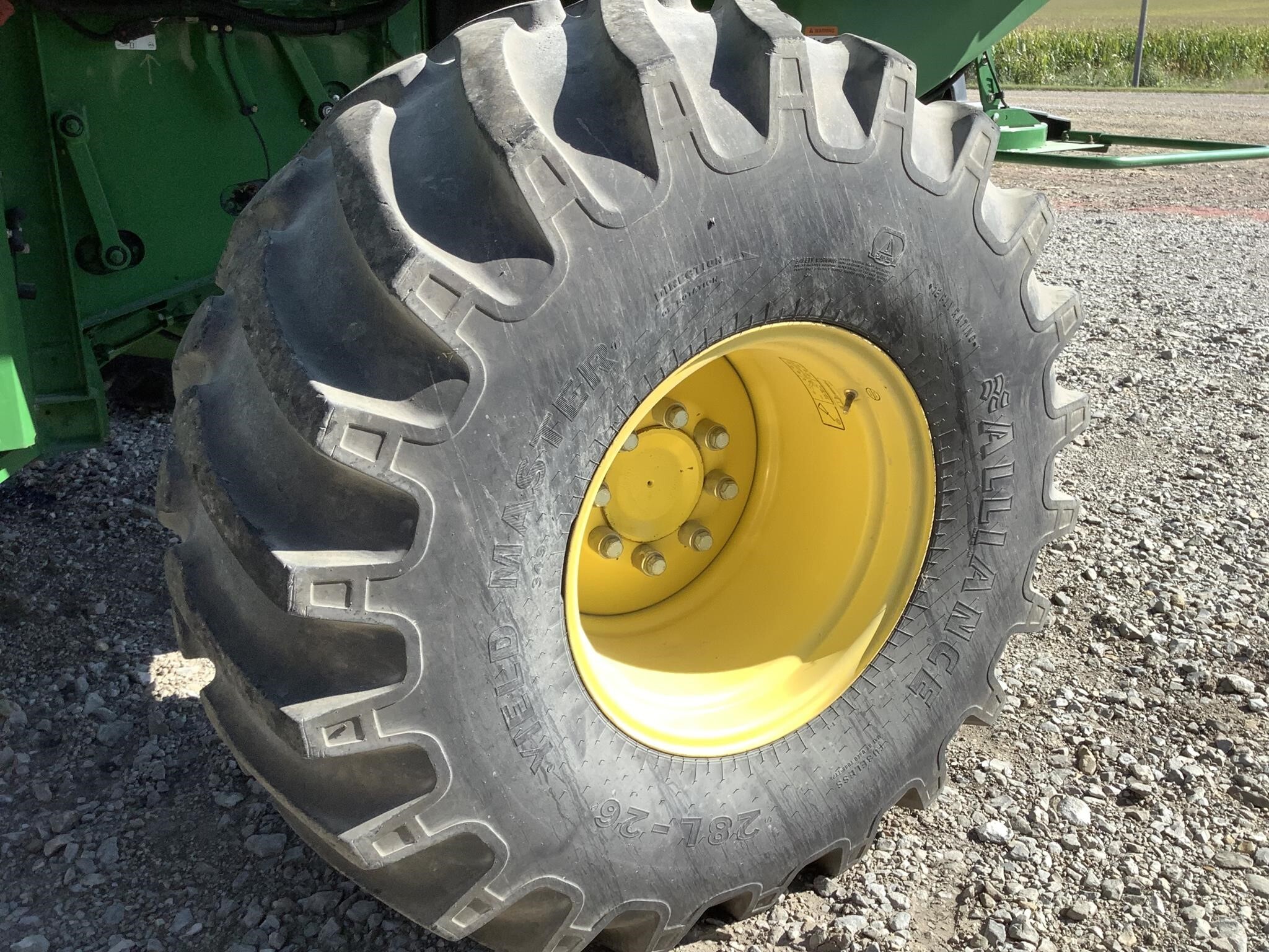 2012 John Deere S680 Combine