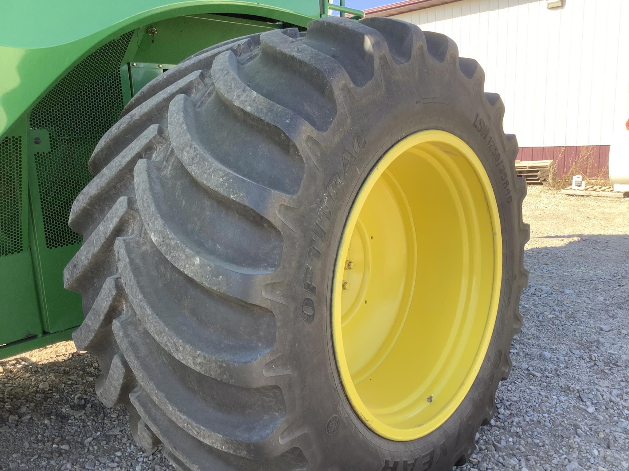 2012 John Deere S680 Combine