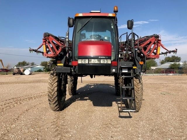 2013 Case IH Patriot 3330 Self-Propelled Sprayer