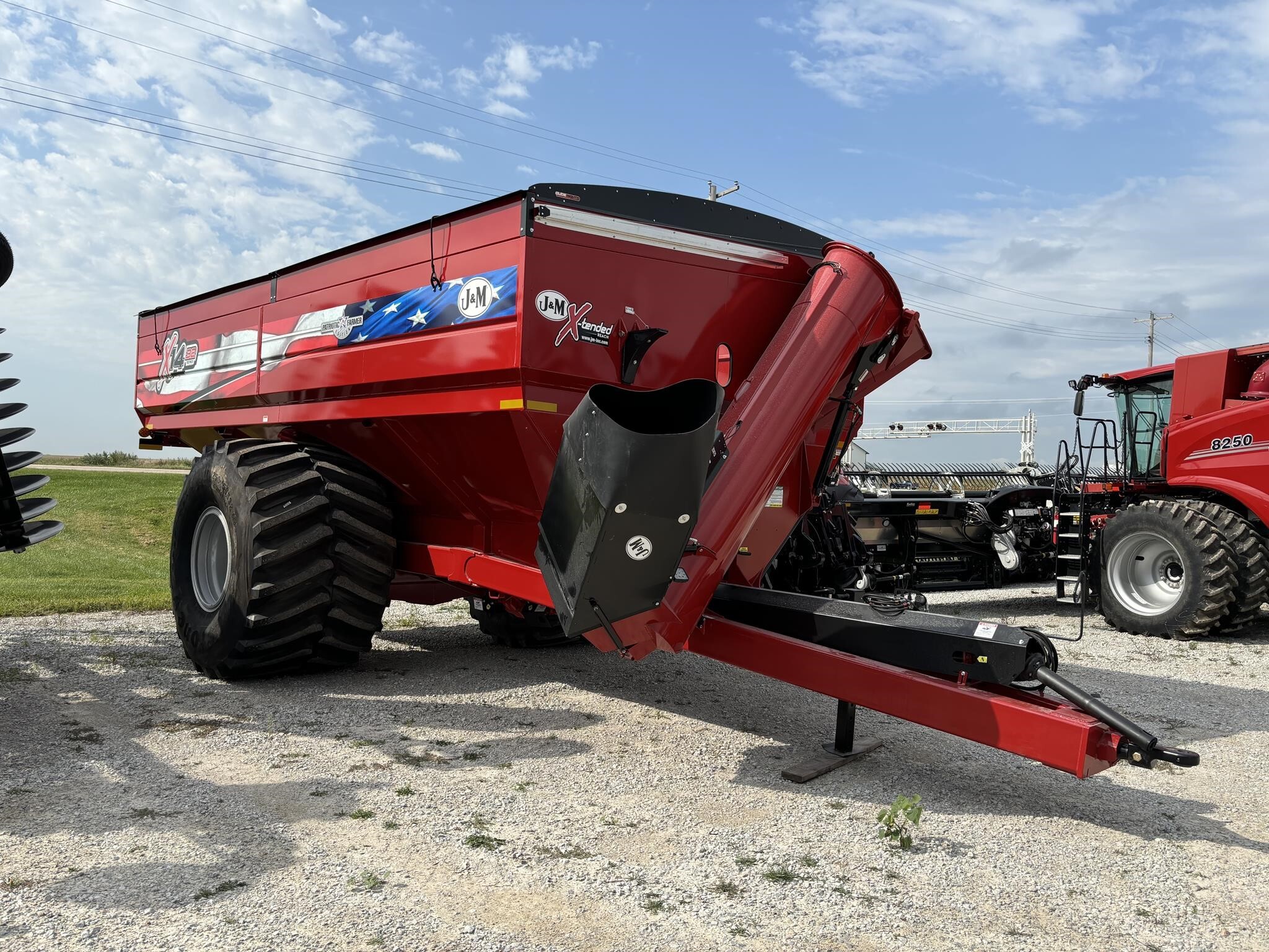 2024 J&M 1432-22S Grain Cart