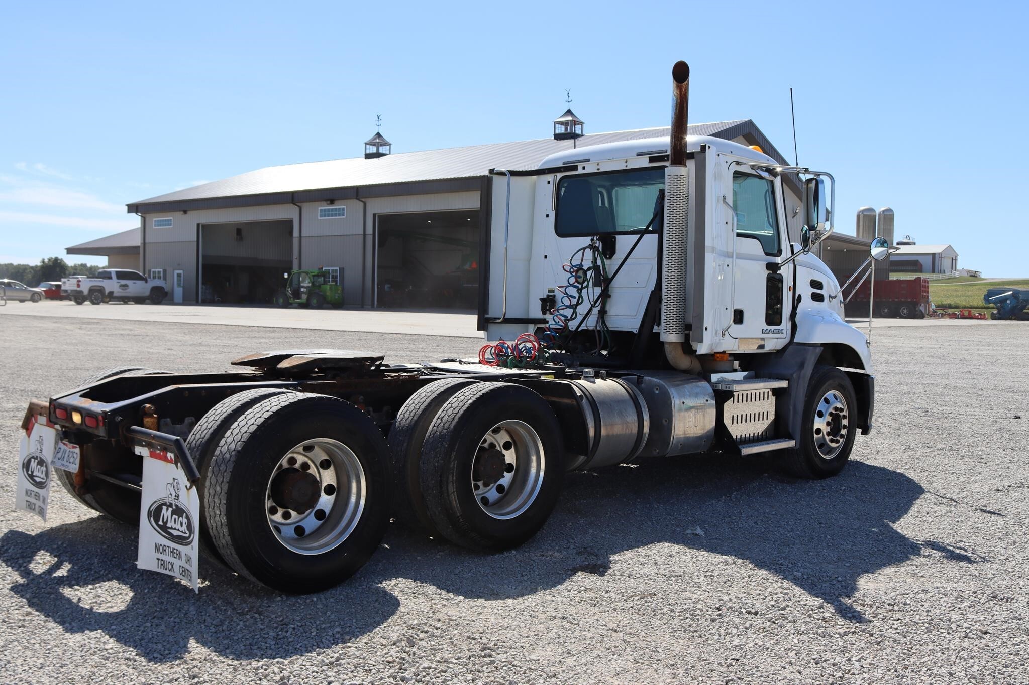 2012 Mack PINNACLE CXU613 Semi Trucks/Trailer