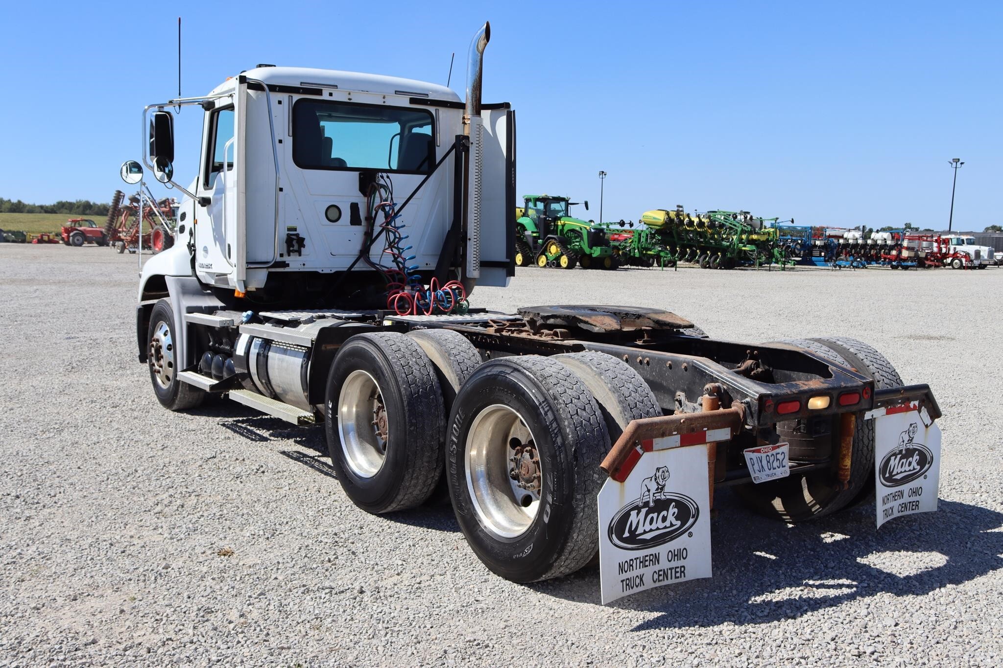 2012 Mack PINNACLE CXU613 Semi Trucks/Trailer