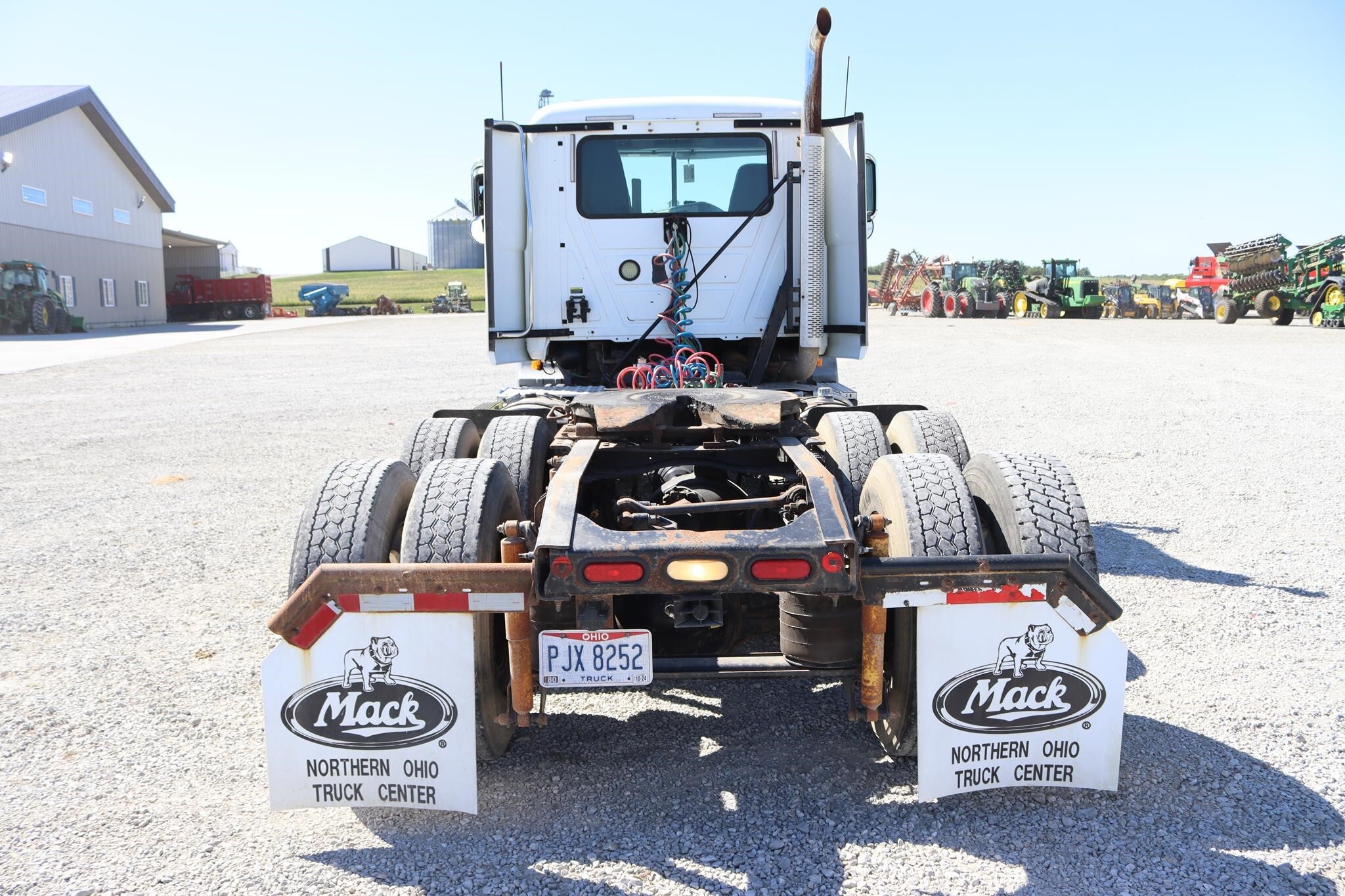 2012 Mack PINNACLE CXU613 Semi Trucks/Trailer