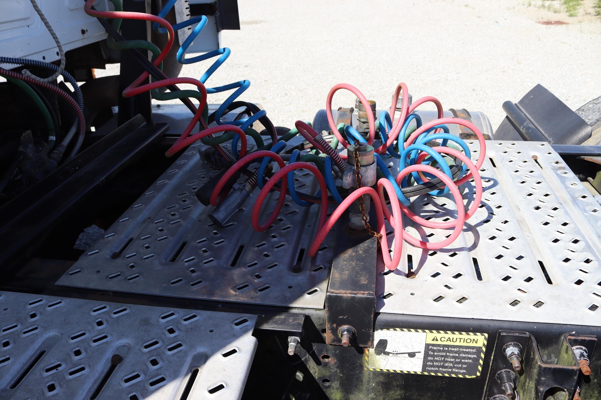 2012 Mack PINNACLE CXU613 Semi Trucks/Trailer