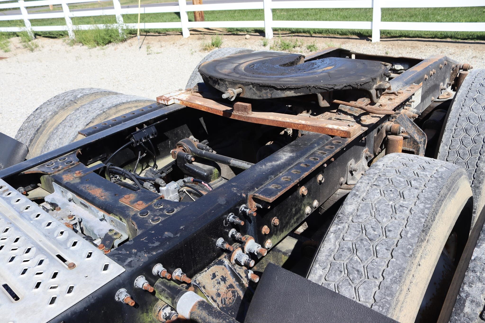 2012 Mack PINNACLE CXU613 Semi Trucks/Trailer