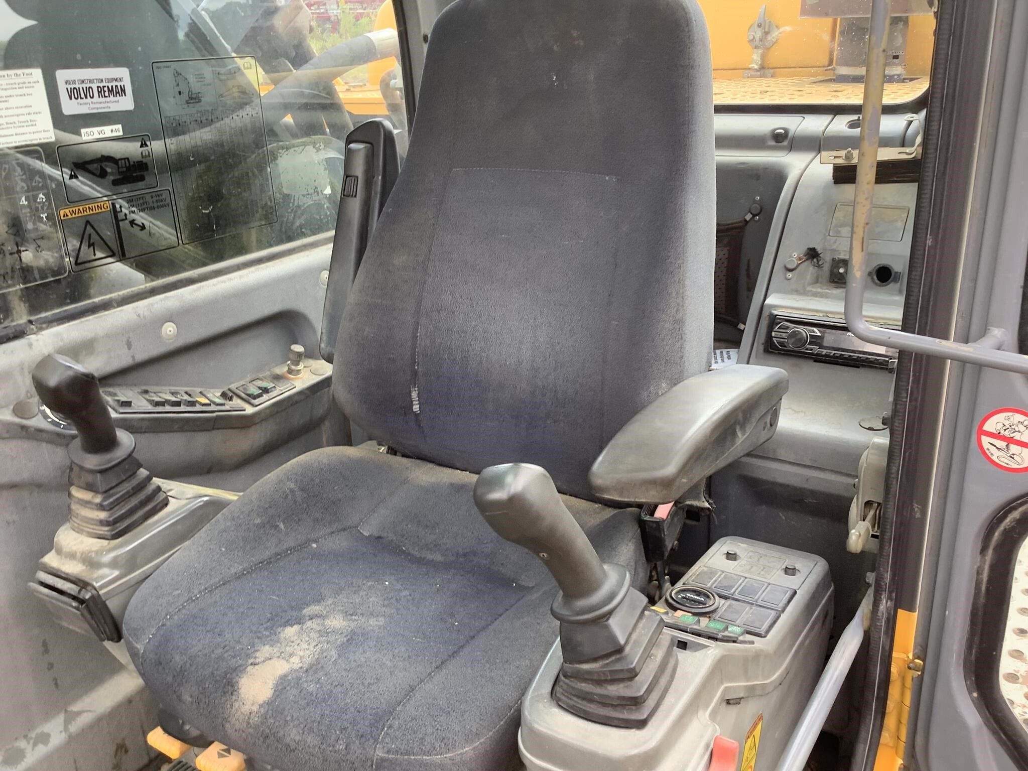 2006 Volvo EC460B LC Excavator