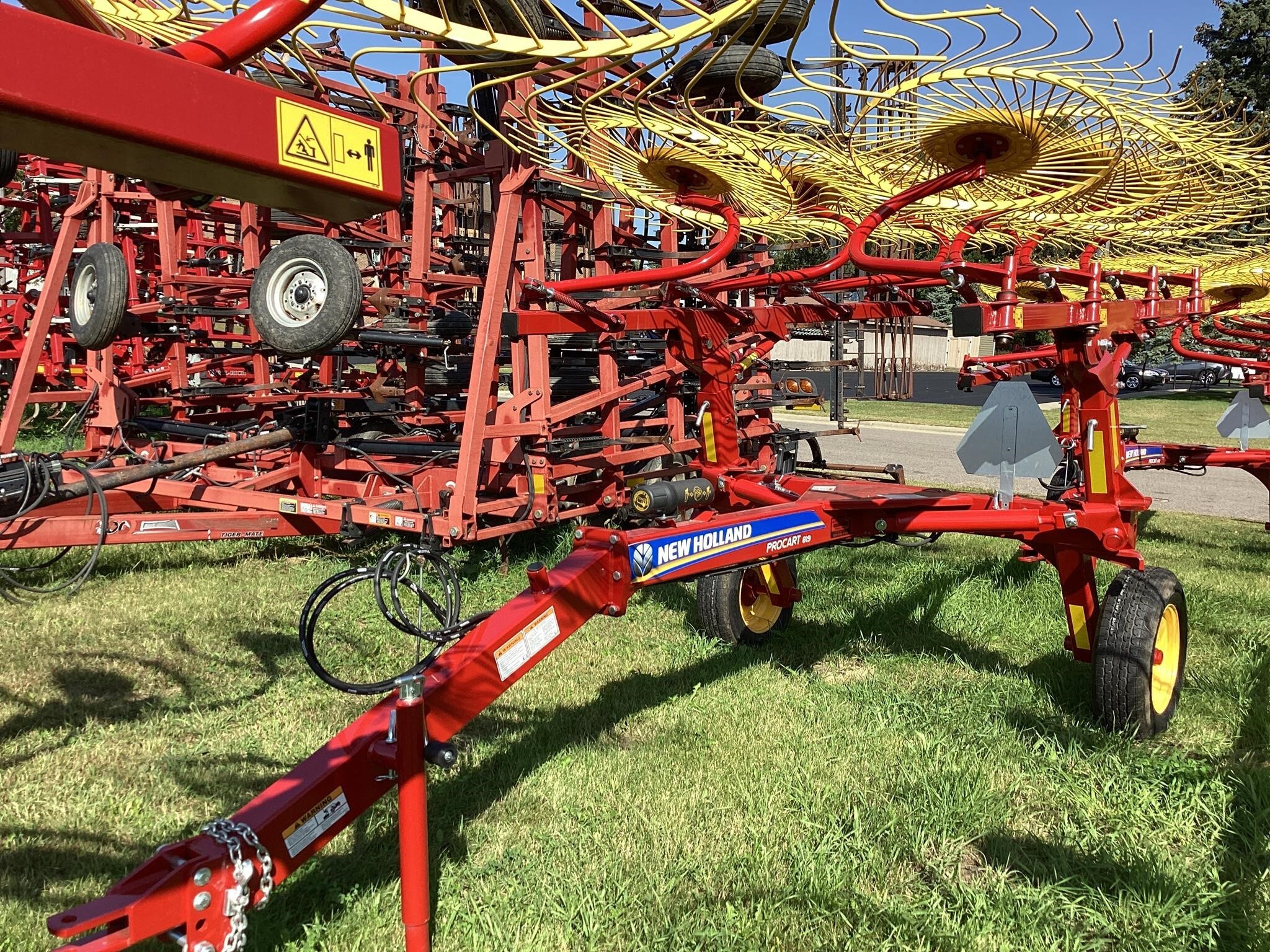 2023 New Holland 819 Rake