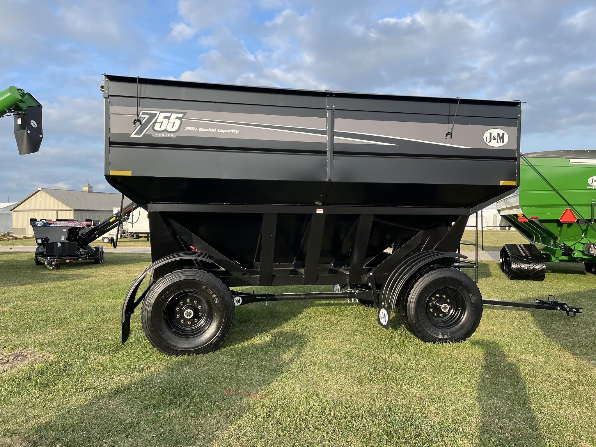 2024 J&M 755SD Gravity Wagon