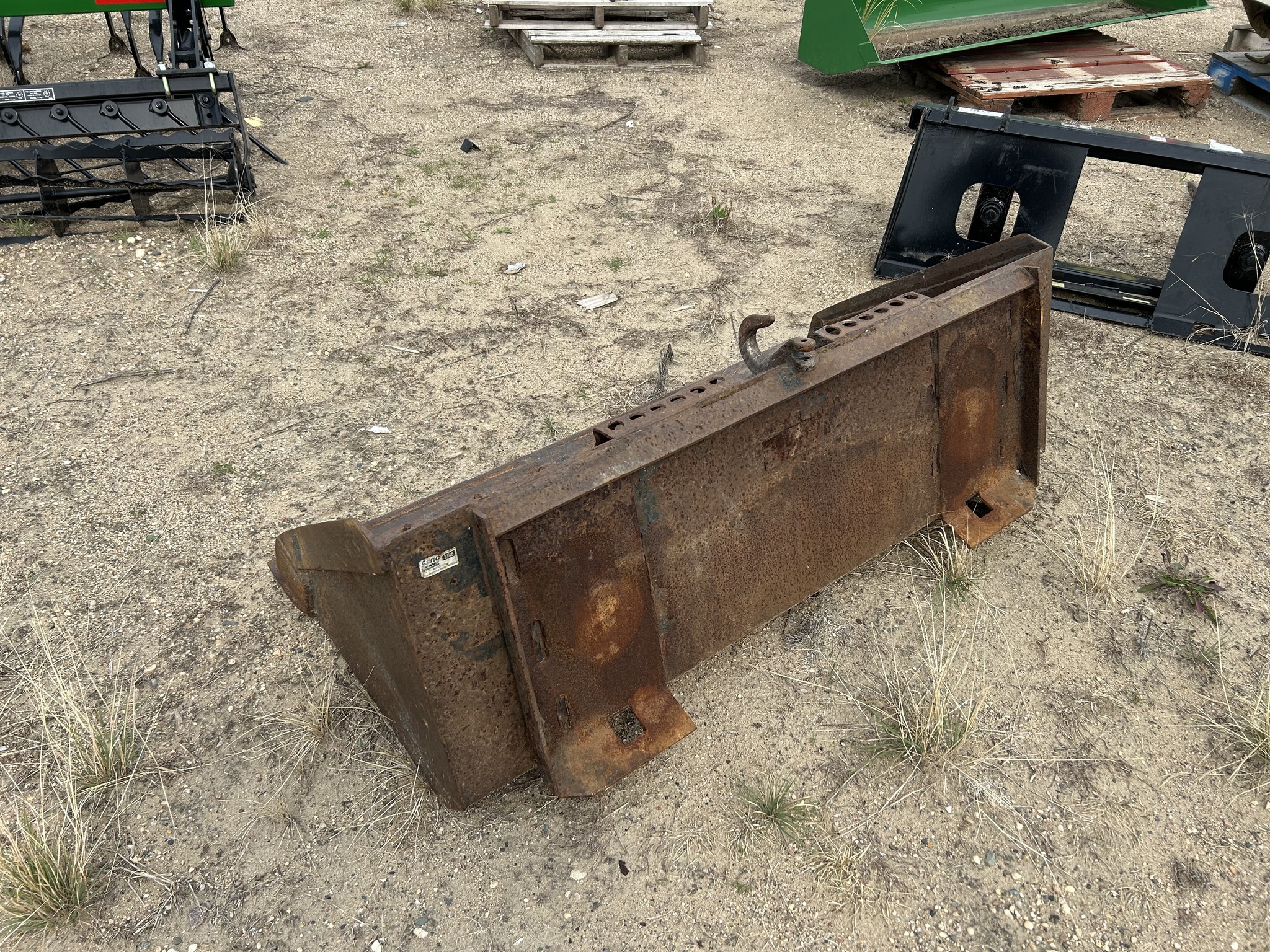 2000 Bobcat 60" Bucket Miscellaneous