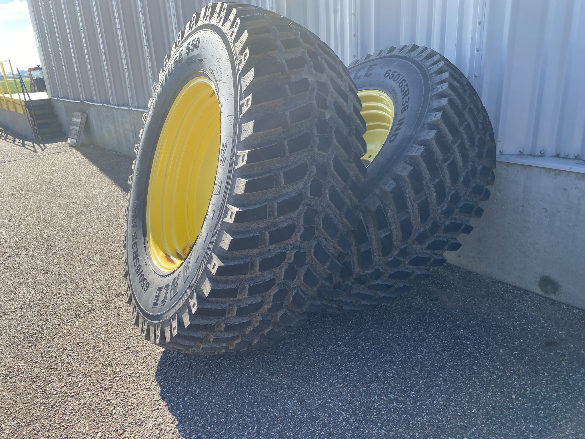 2022 Alliance 650/65R38 Wheels / Tires / Track