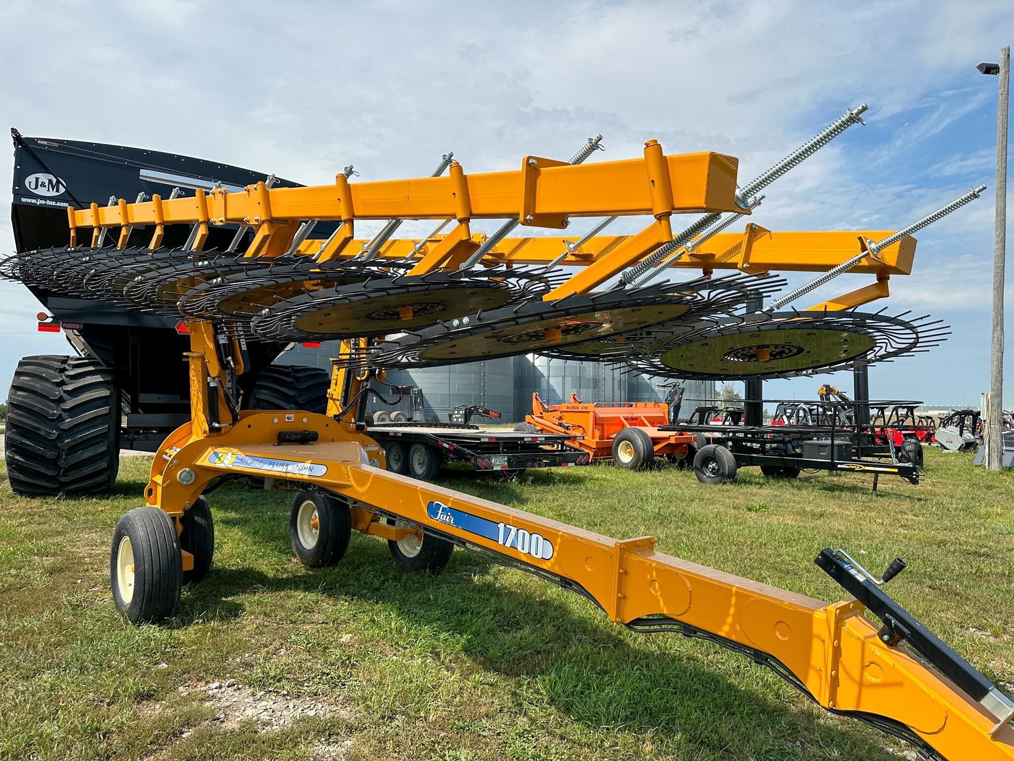 2025 Fair Mfg 1700 Rake