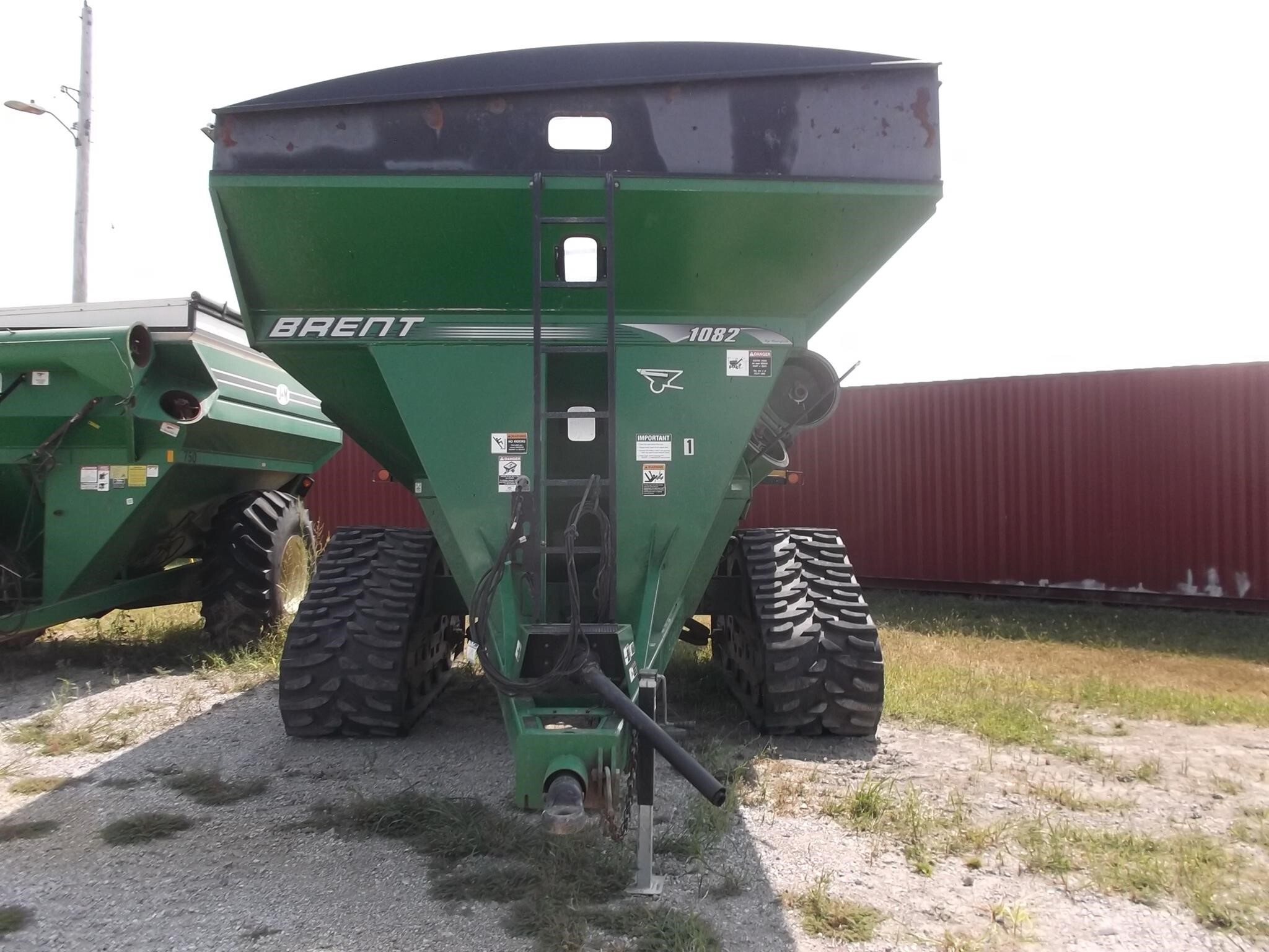 2011 Brent 1082 Grain Cart