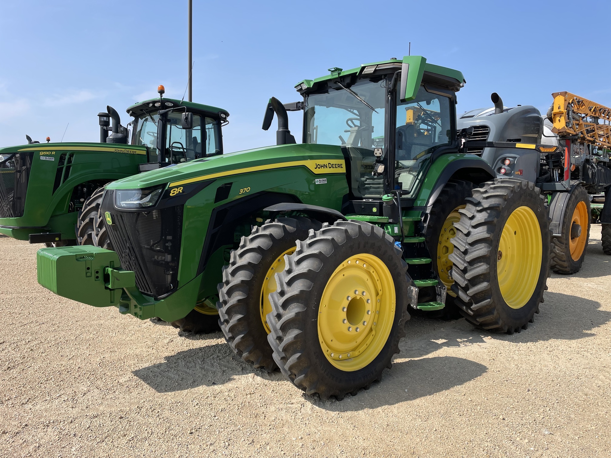 2023 John Deere 8R 370 Tractor