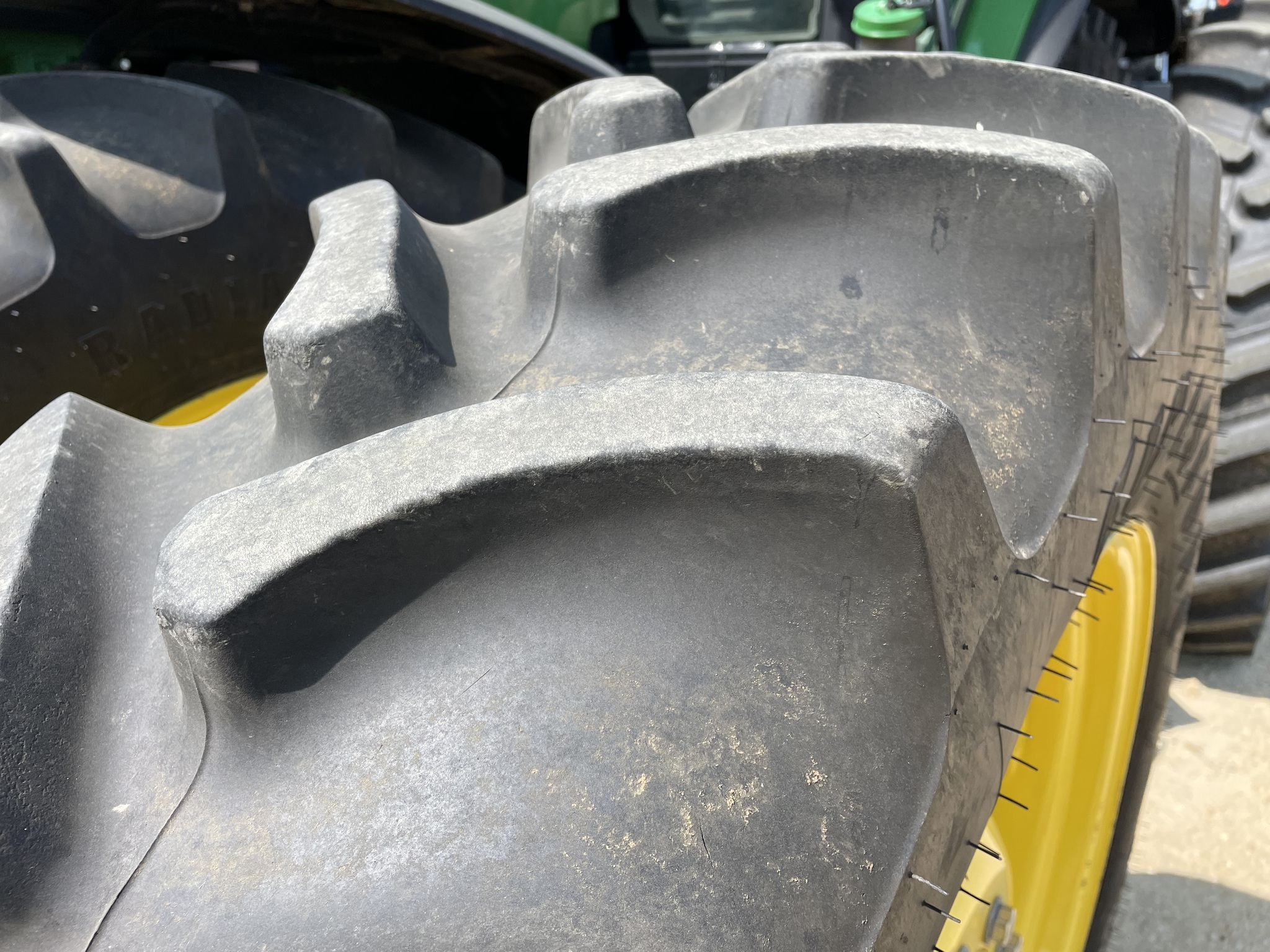 2023 John Deere 8R 370 Tractor