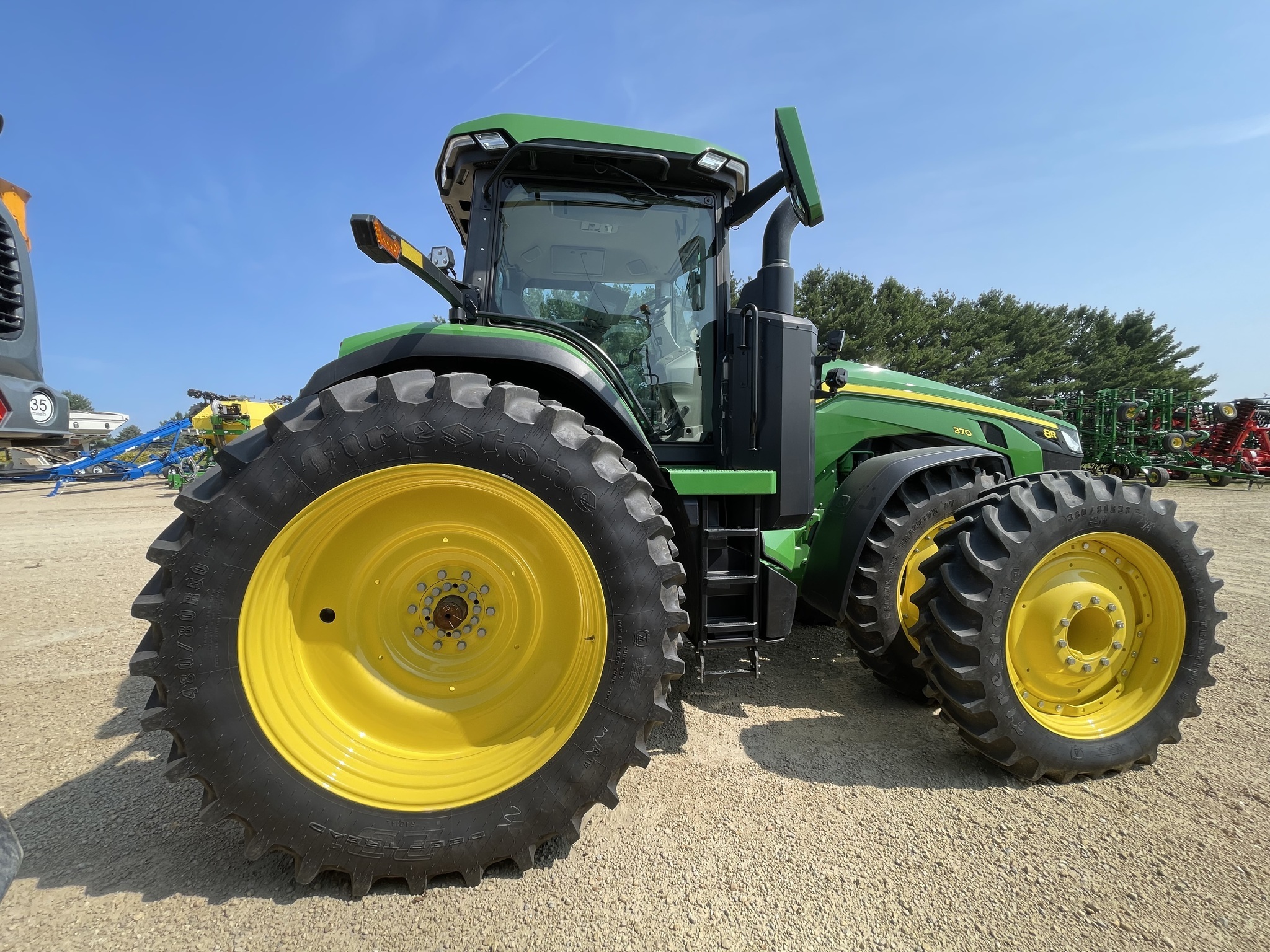 2023 John Deere 8R 370 Tractor