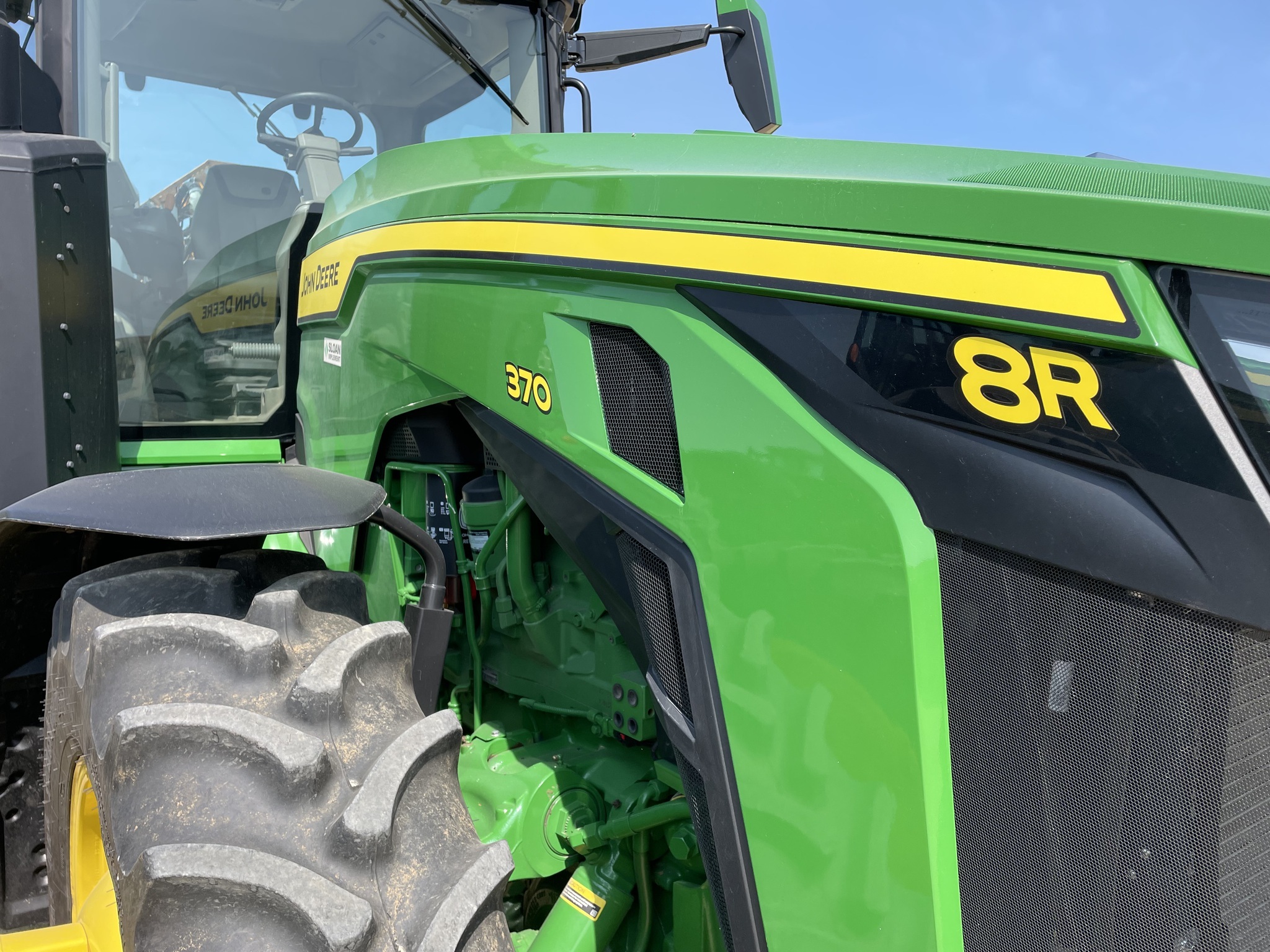 2023 John Deere 8R 370 Tractor