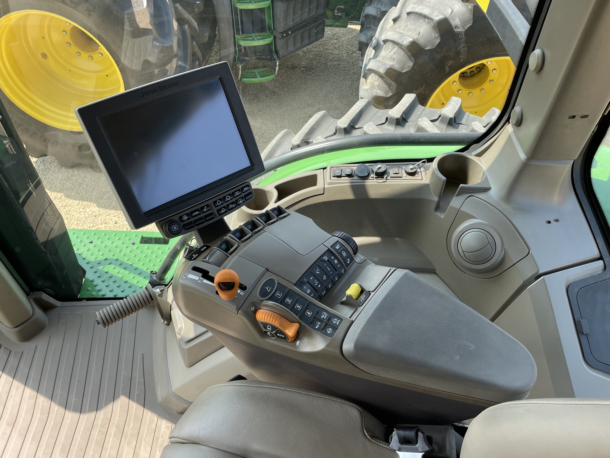 2023 John Deere 8R 370 Tractor