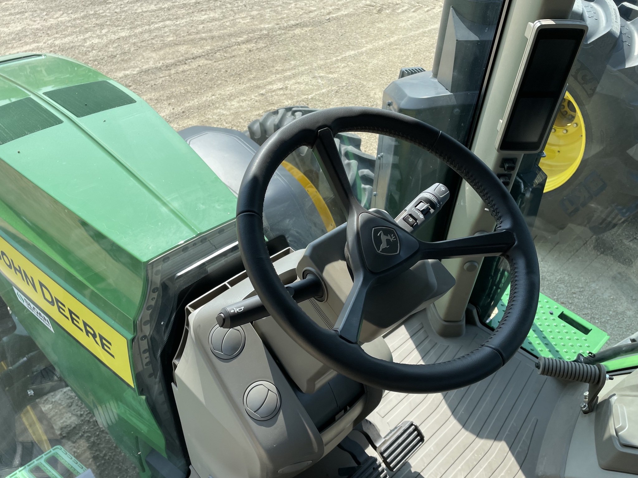 2023 John Deere 8R 370 Tractor