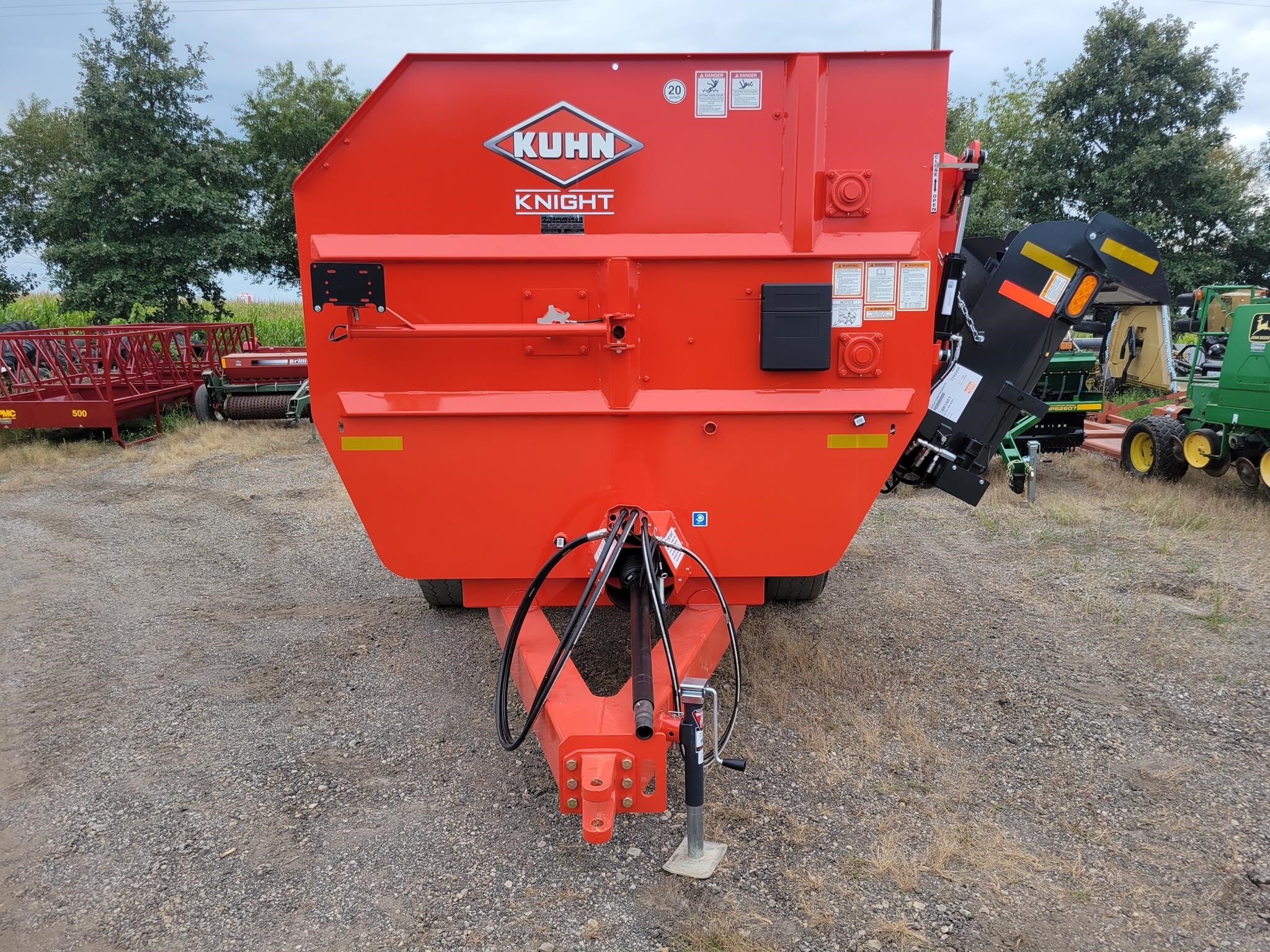 2024 Kuhn Knight RA136 Grinders and Mixer