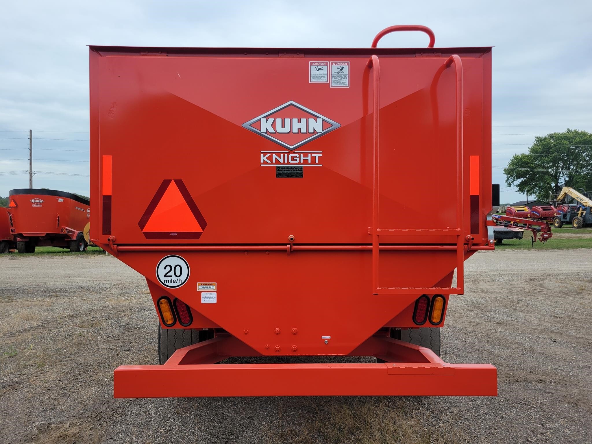 2024 Kuhn Knight RA136 Grinders and Mixer