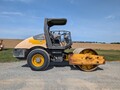 2013 Volvo SD70D Compacting and Paving