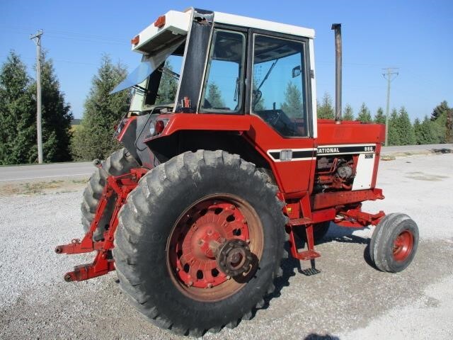 1977 International Harvester 886 Tractor