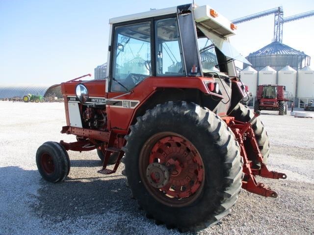 1977 International Harvester 886 Tractor