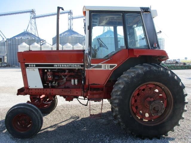 1977 International Harvester 886 Tractor