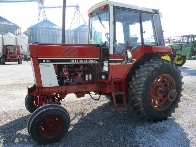 1977 International Harvester 886 Tractor