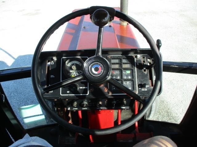 1977 International Harvester 886 Tractor