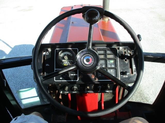 1977 International Harvester 886 Tractor