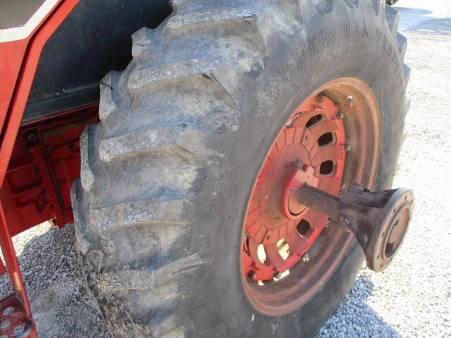 1977 International Harvester 886 Tractor
