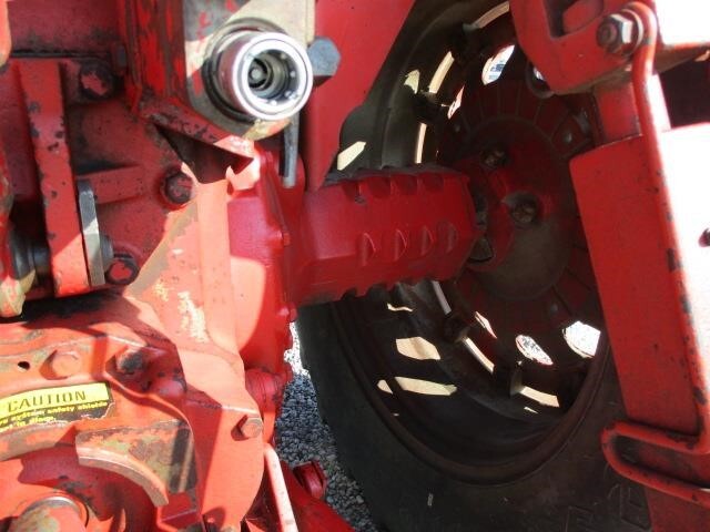 1977 International Harvester 886 Tractor